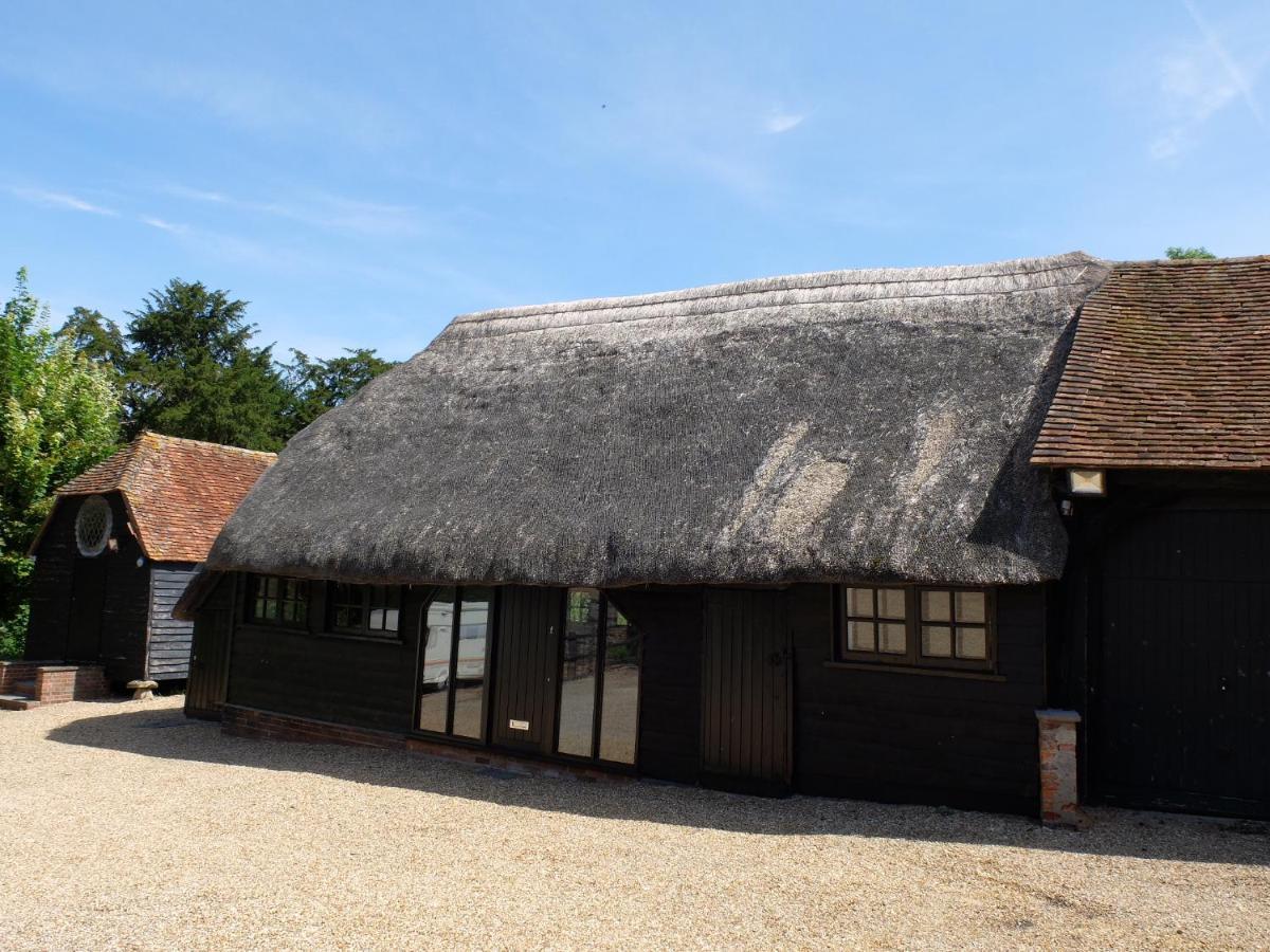 The Thatched Barn Thame Exterior photo